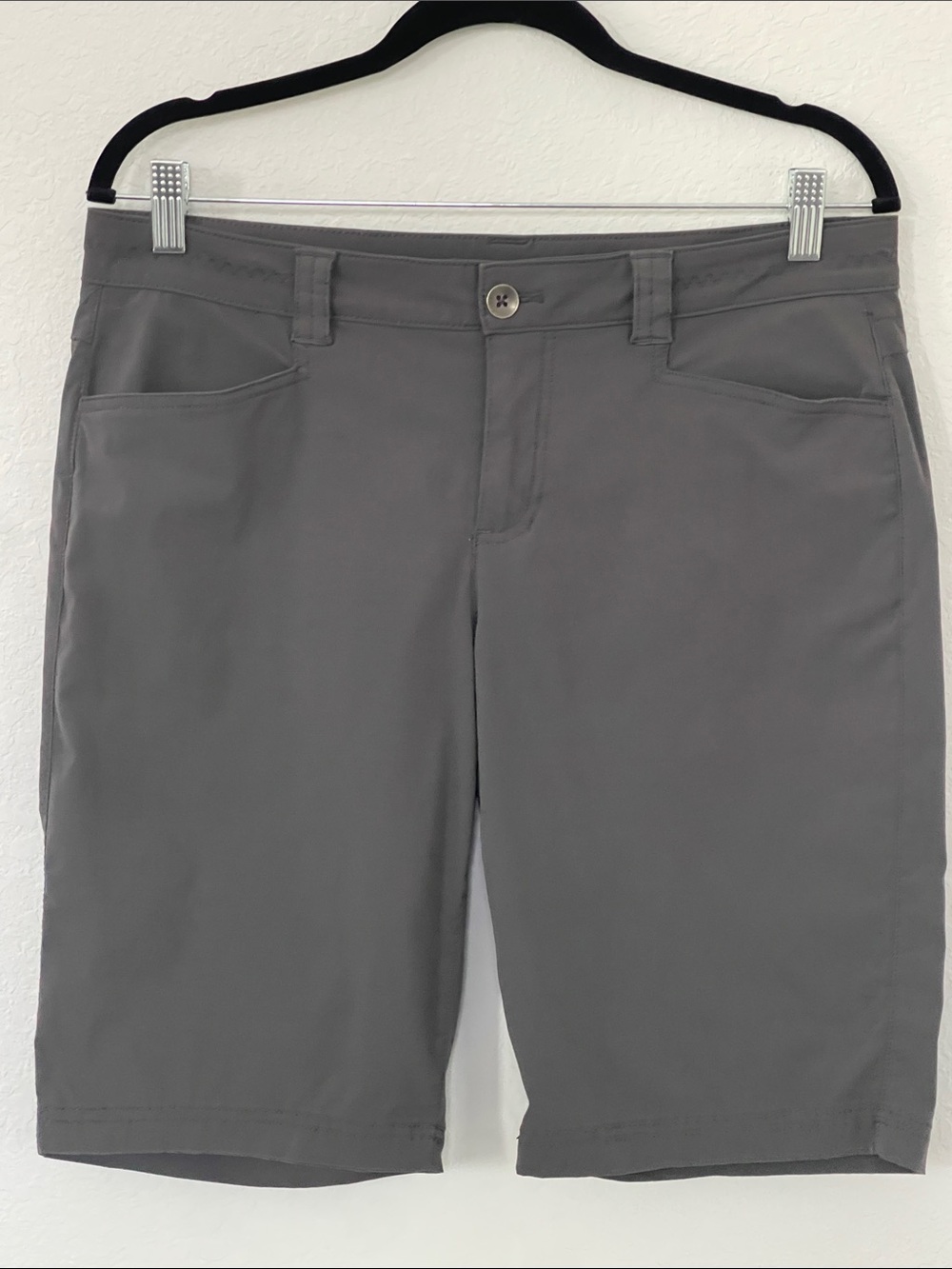 Eddie Bauer Women’s Gray Stretch Performance Hiking Golf Shorts Size 8